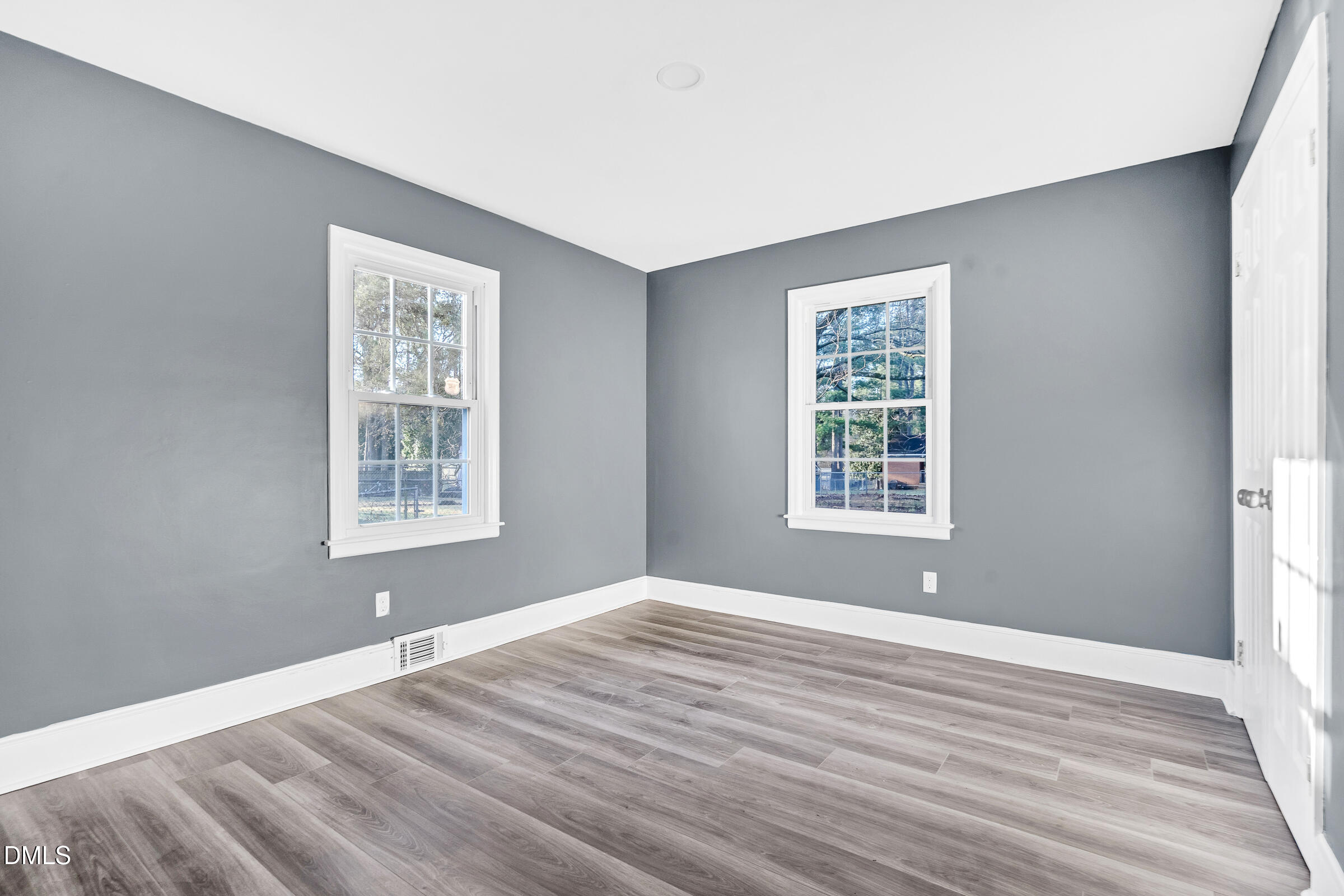 1249 Oakridge Avenue