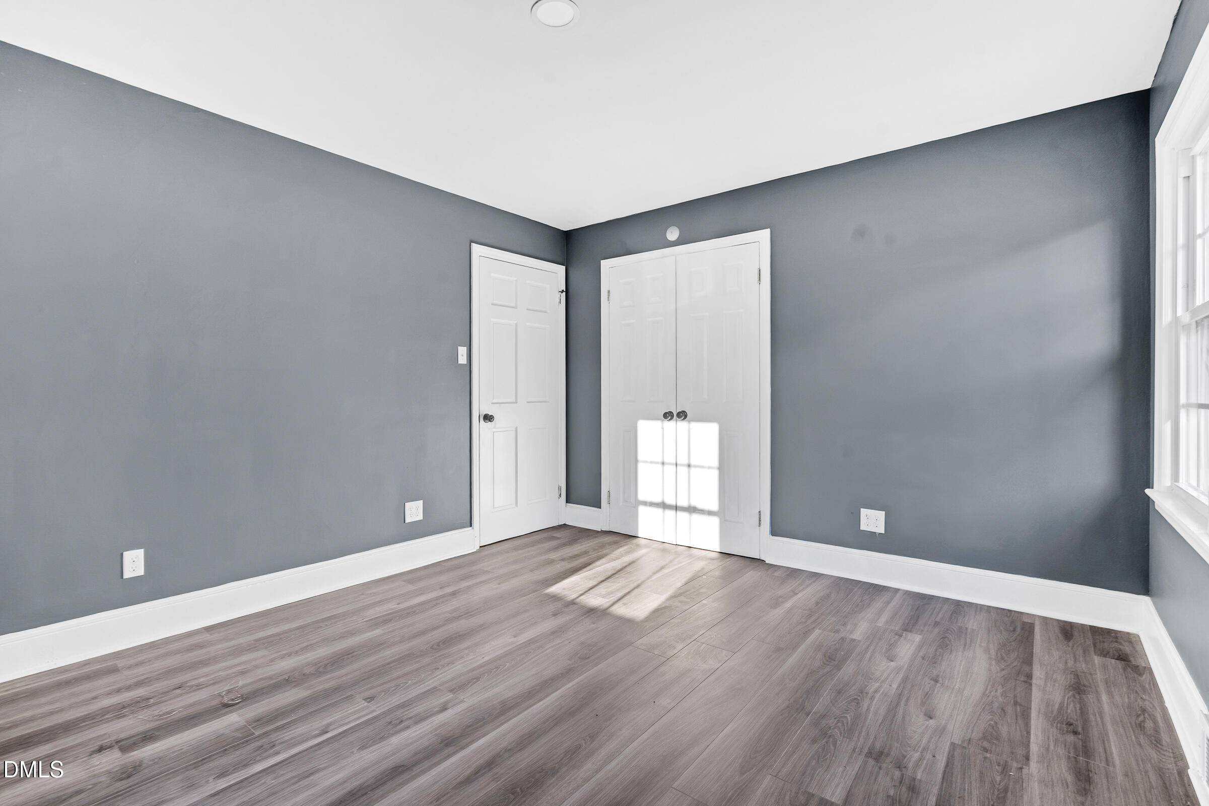 1249 Oakridge Avenue