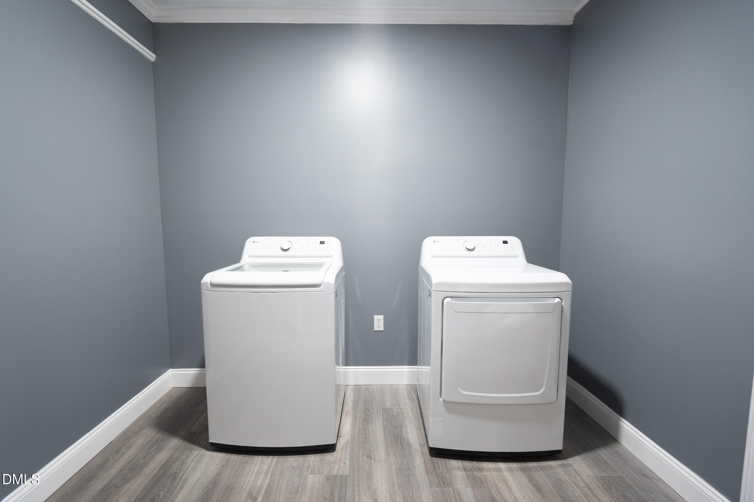 1249 Oakridge Avenue