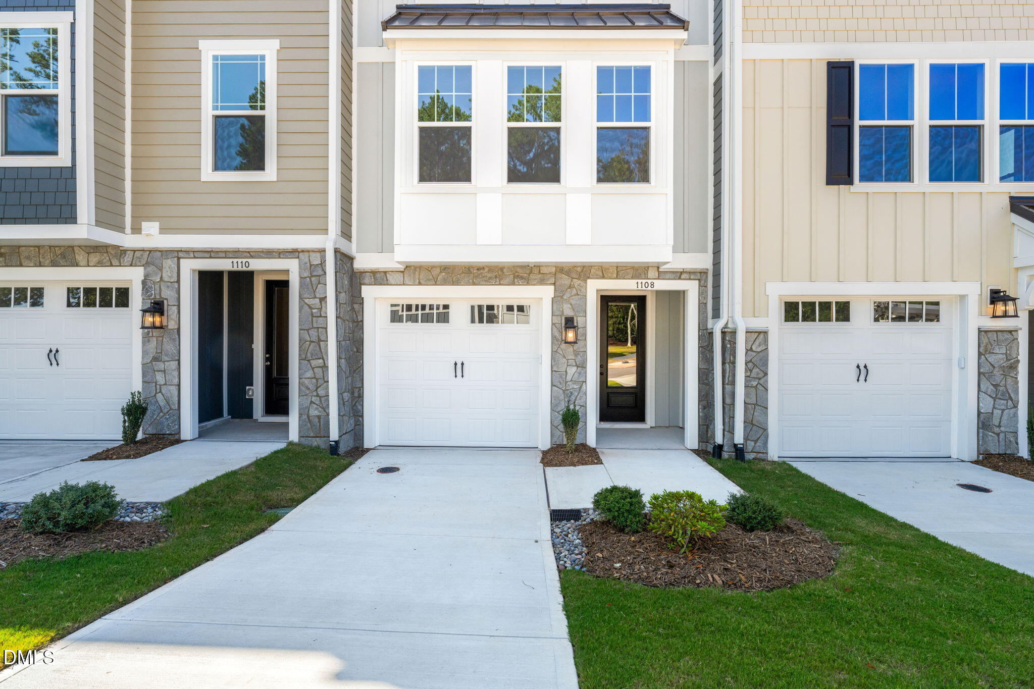 1108 Blackthorn Lane