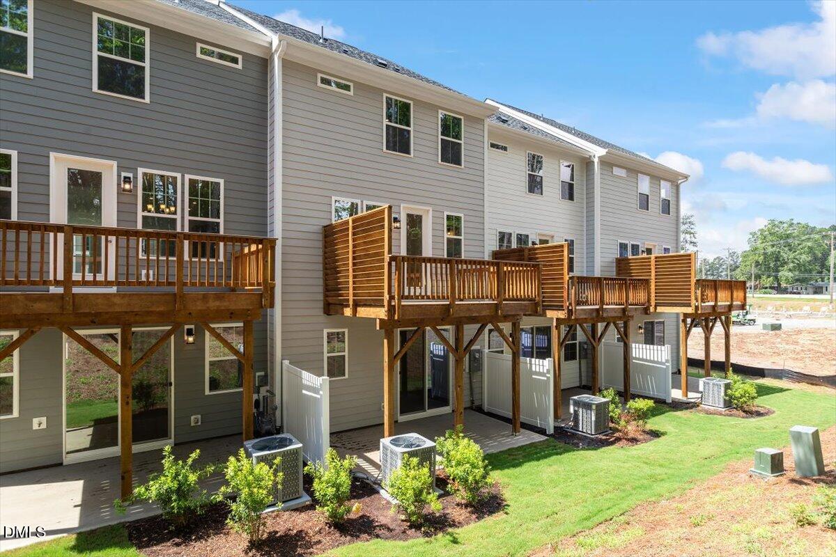 1111 Blackthorn Lane