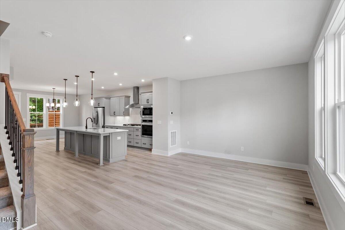 1111 Blackthorn Lane