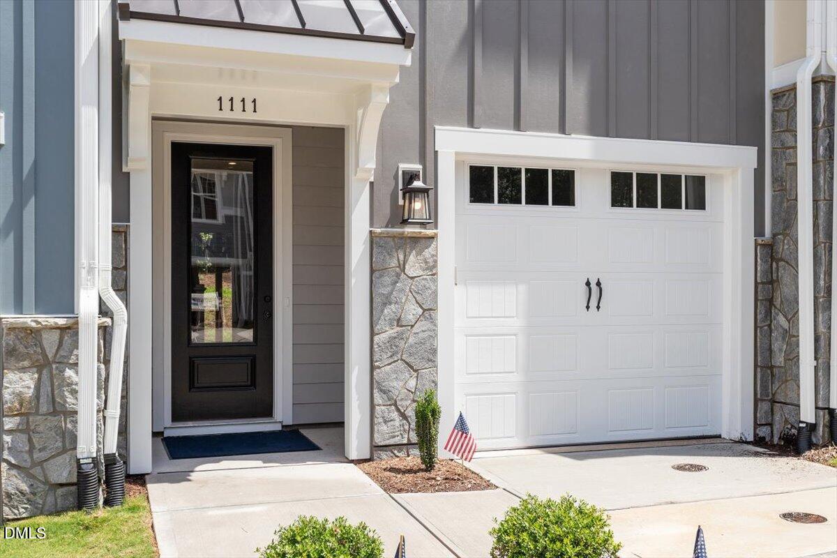1111 Blackthorn Lane