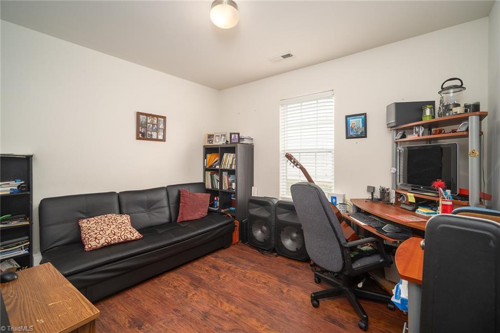 2303 Talon Drive, McLeansville