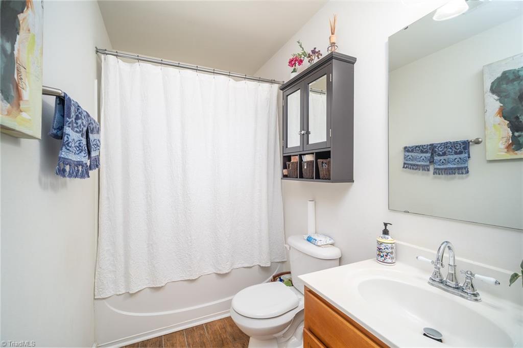 2303 Talon Drive, McLeansville