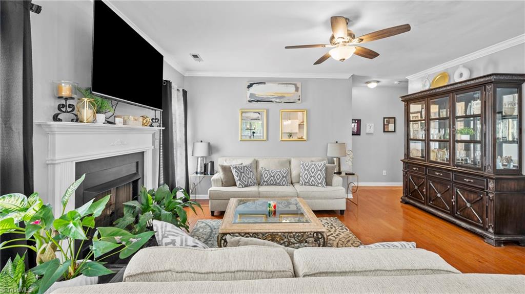 904 Edgewater Road