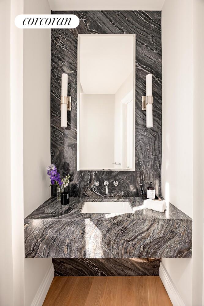 10 SULLIVAN Street 12A