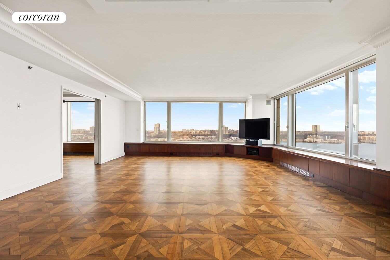 240 RIVERSIDE Boulevard 23AC