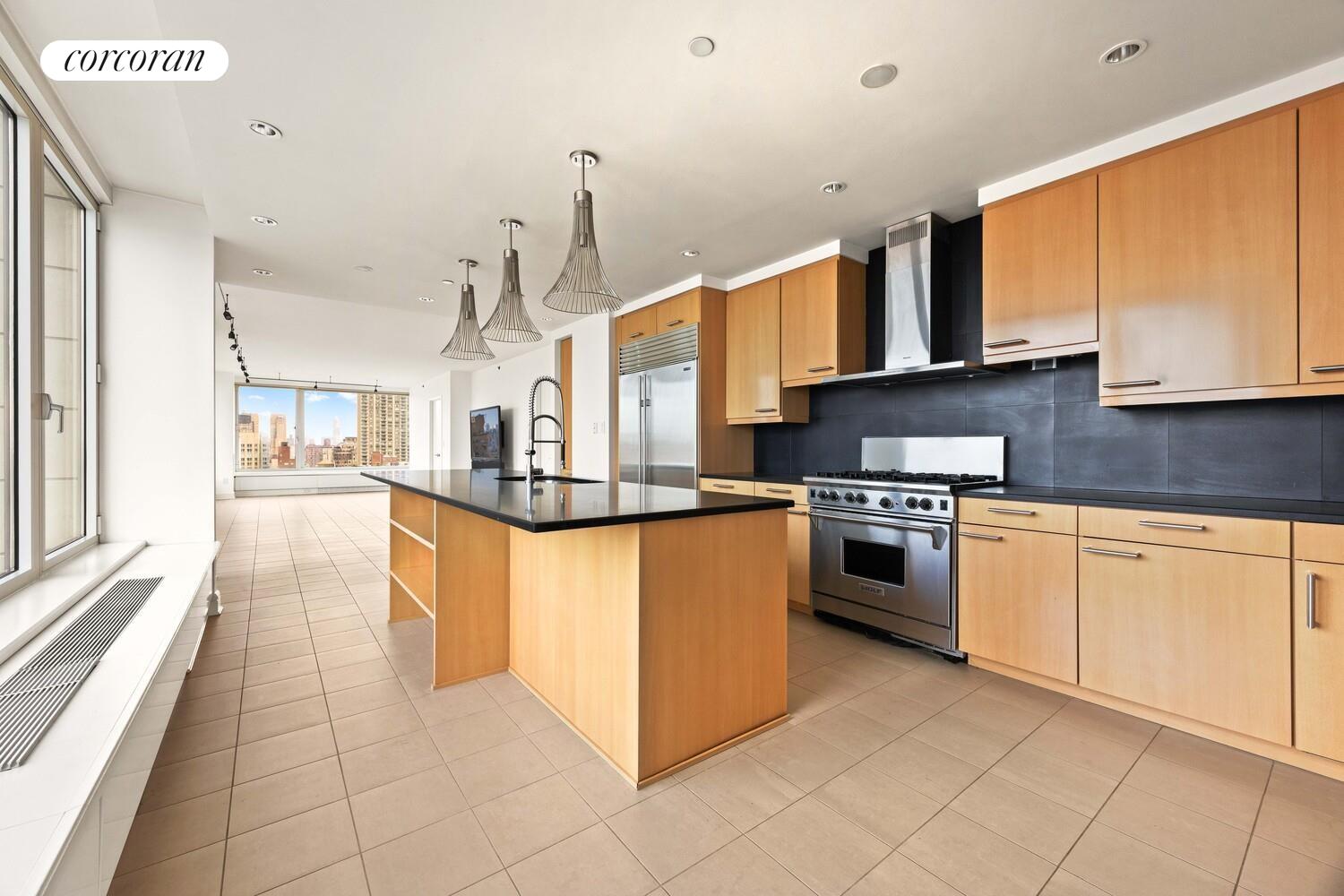 240 RIVERSIDE Boulevard 23AC