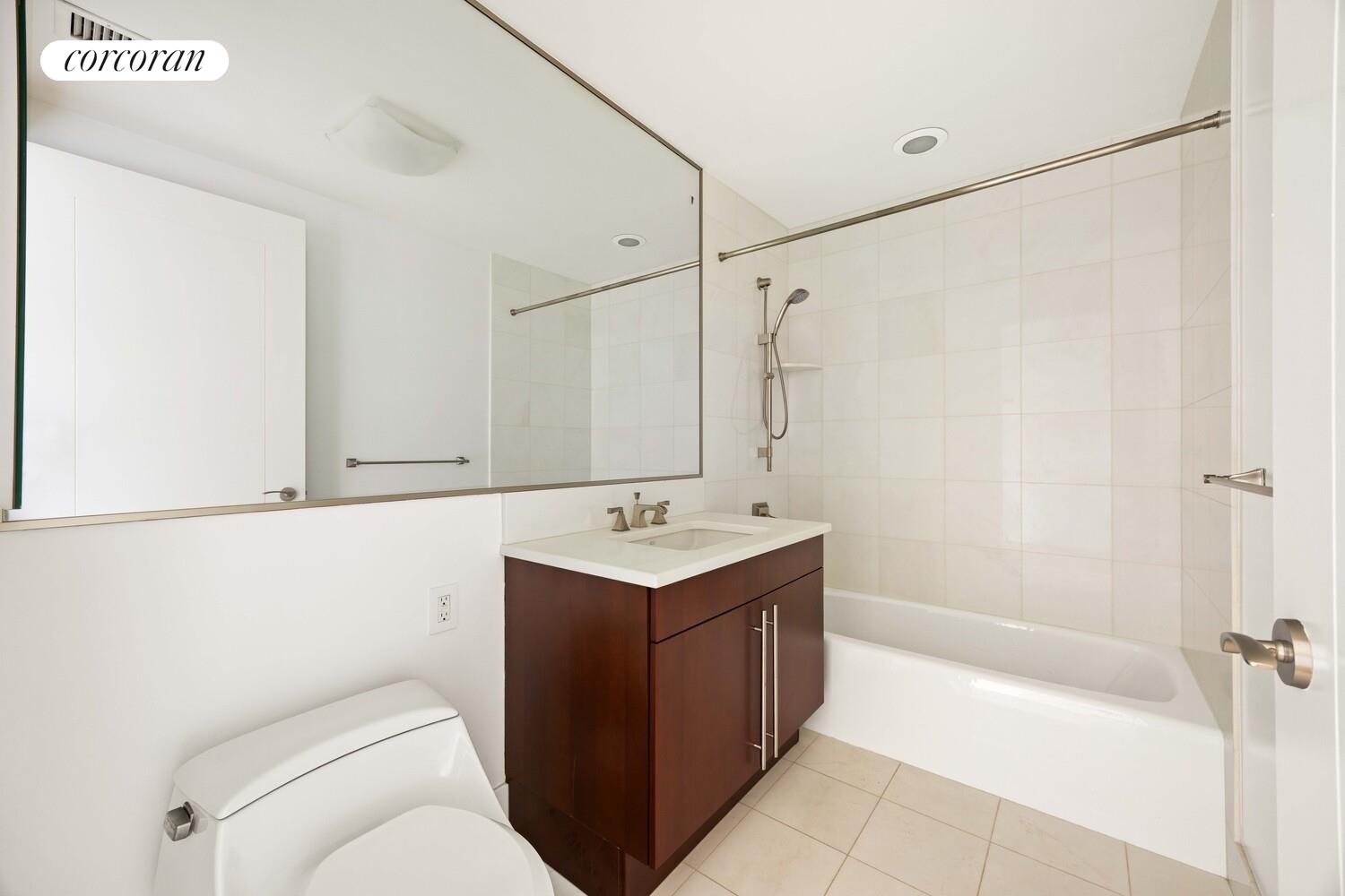 240 RIVERSIDE Boulevard 23AC