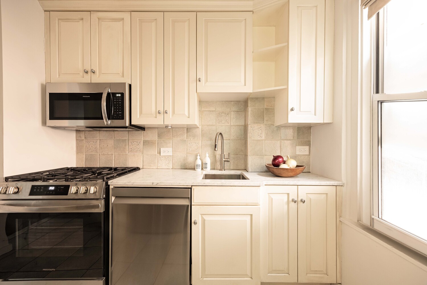 165 E 60TH Street 6D