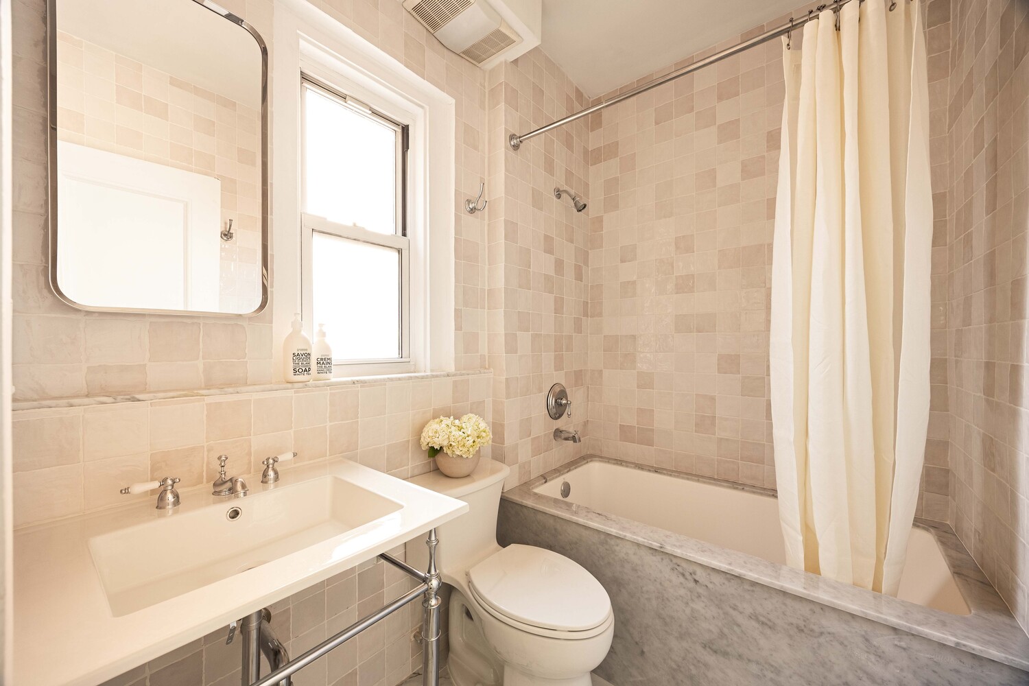165 E 60TH Street 6D