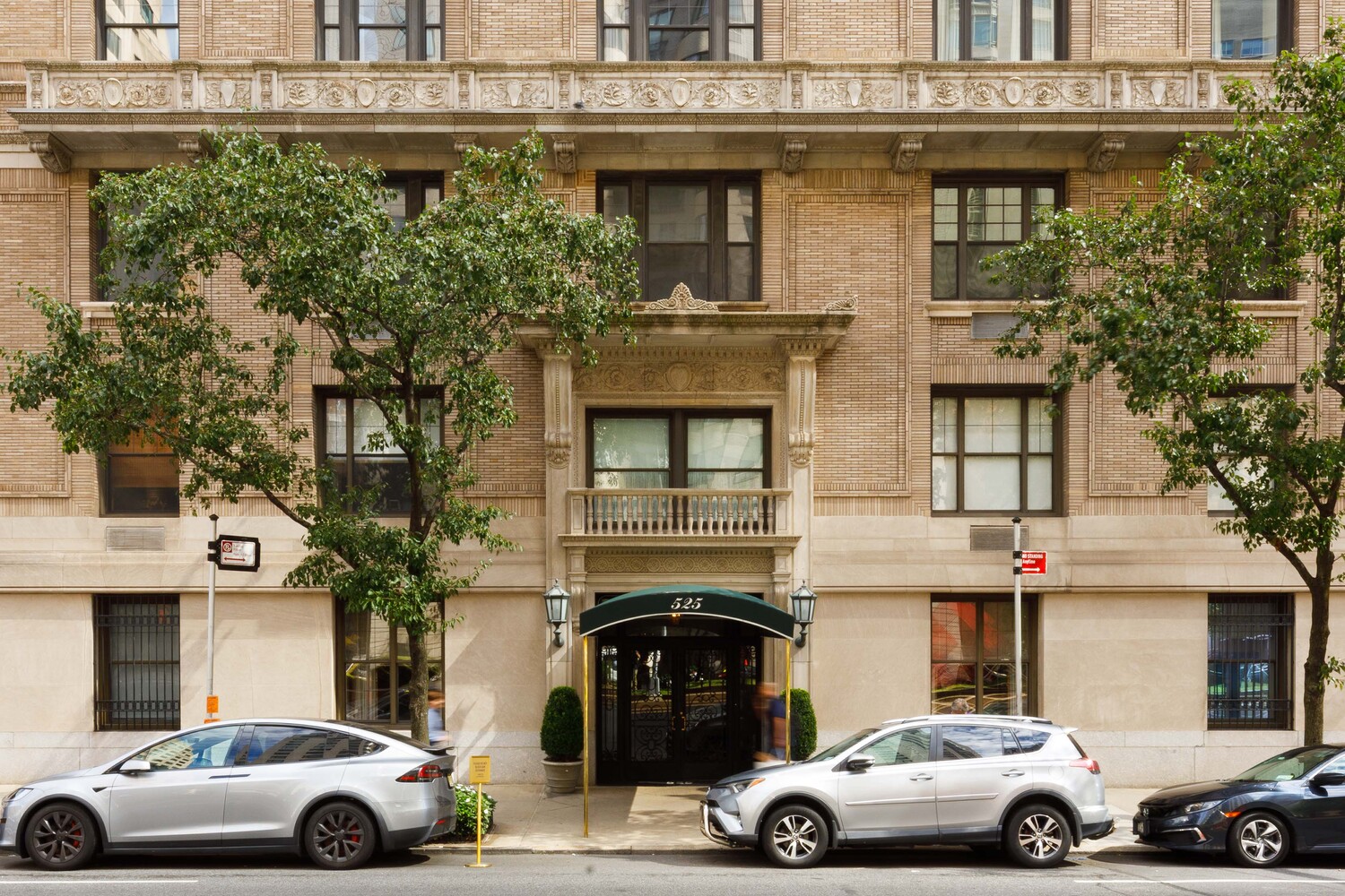525 PARK Avenue 6B