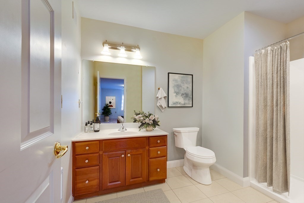 2305 Briarwood Vlg # 2305