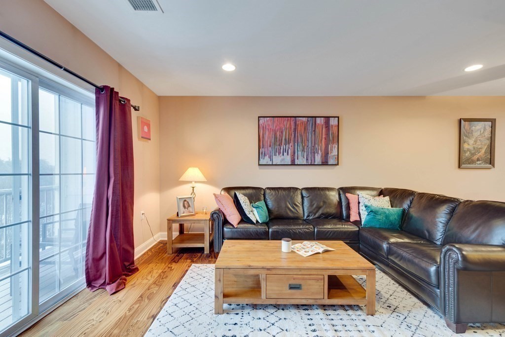 2308 Briarwood Vlg # 2308