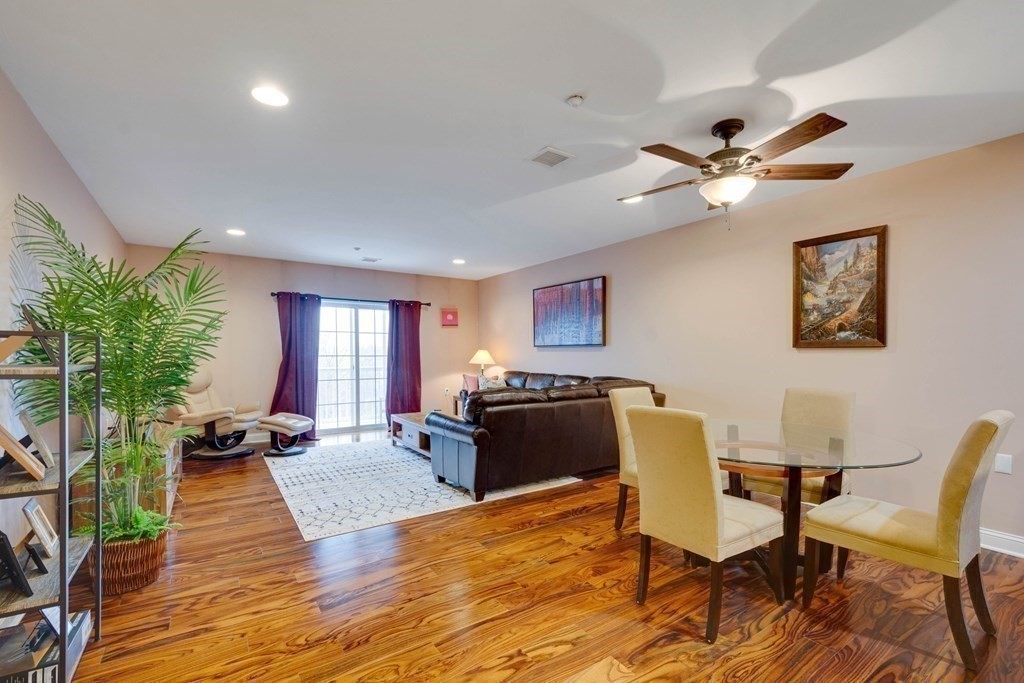 2308 Briarwood Vlg # 2308