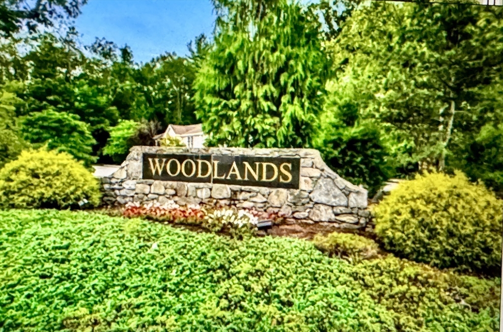 306 Sprucewood Ln # 306