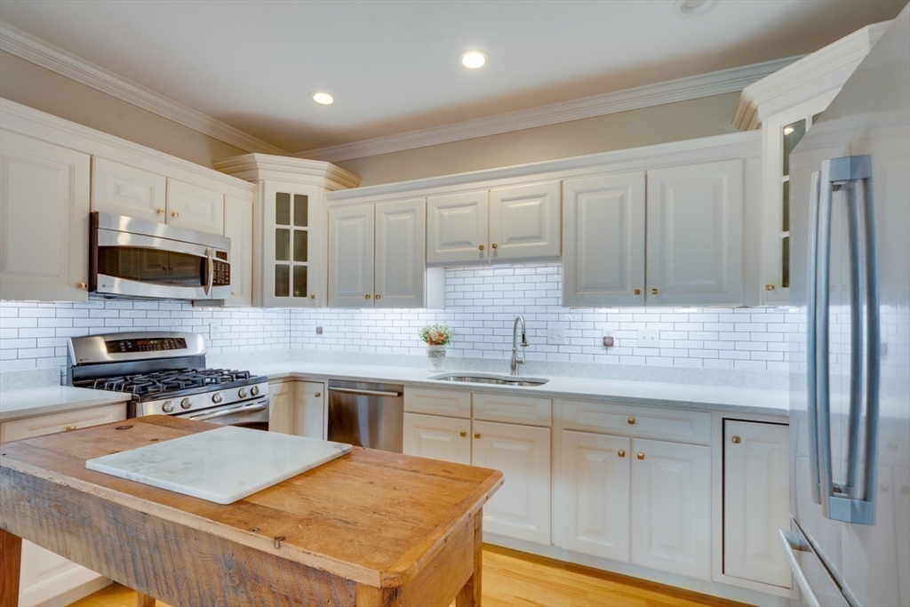 306 Sprucewood Ln # 306