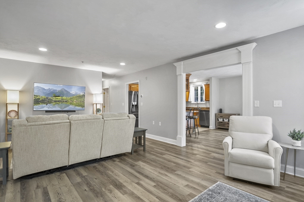 827 Ledgewood Way # 827