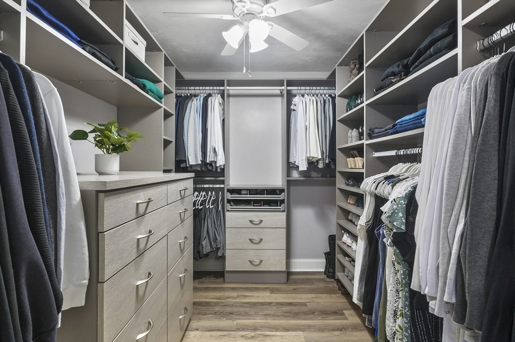 827 Ledgewood Way # 827