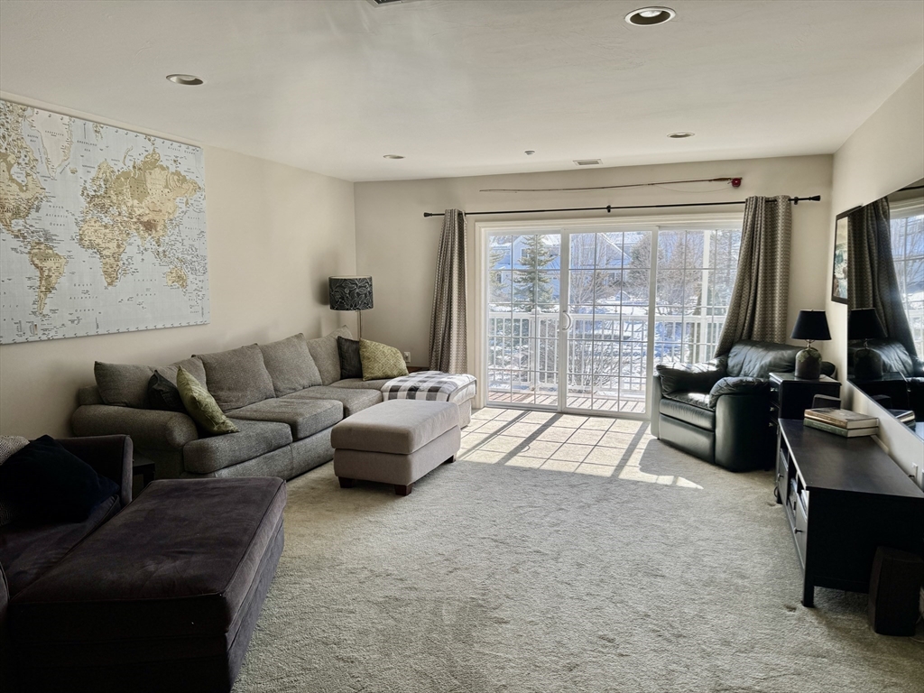 2209 Briarwood Vlg # 2209