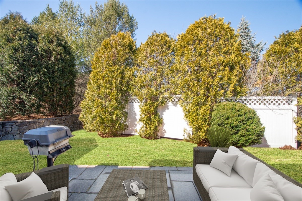 430 Boxwood Ln # 430