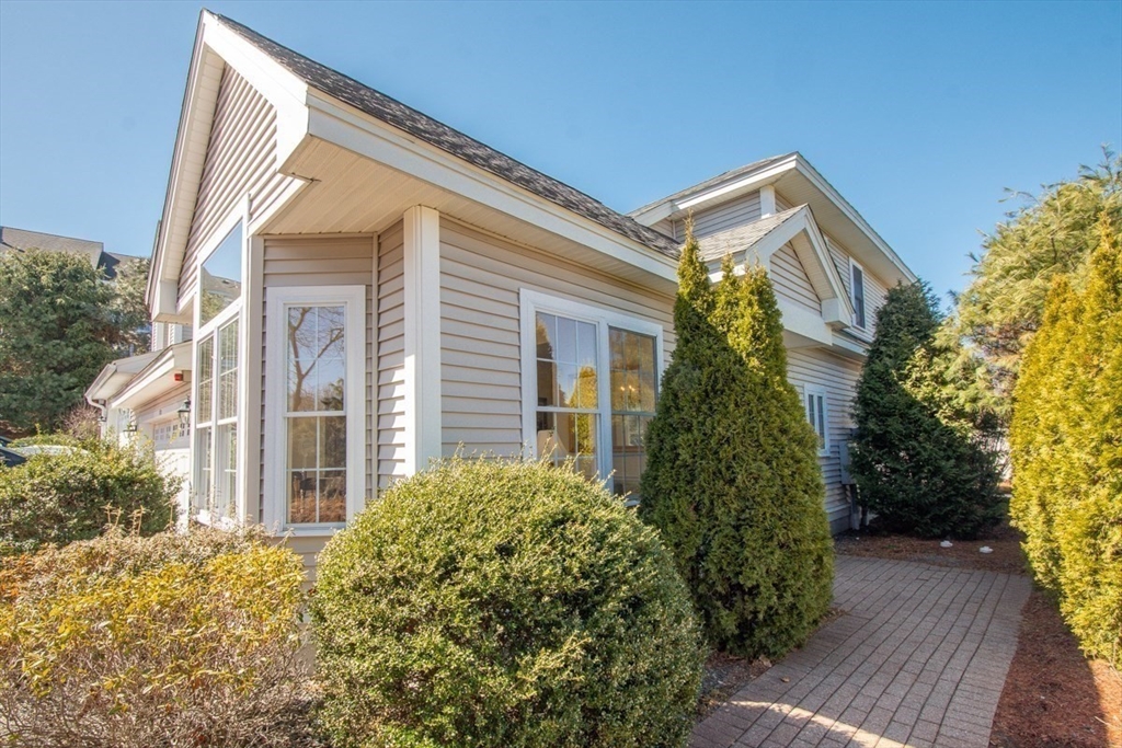 430 Boxwood Ln # 430