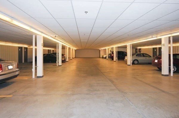 2105 Briarwood Vlg # 2105