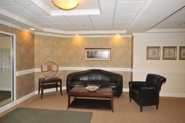 2105 Briarwood Vlg # 2105