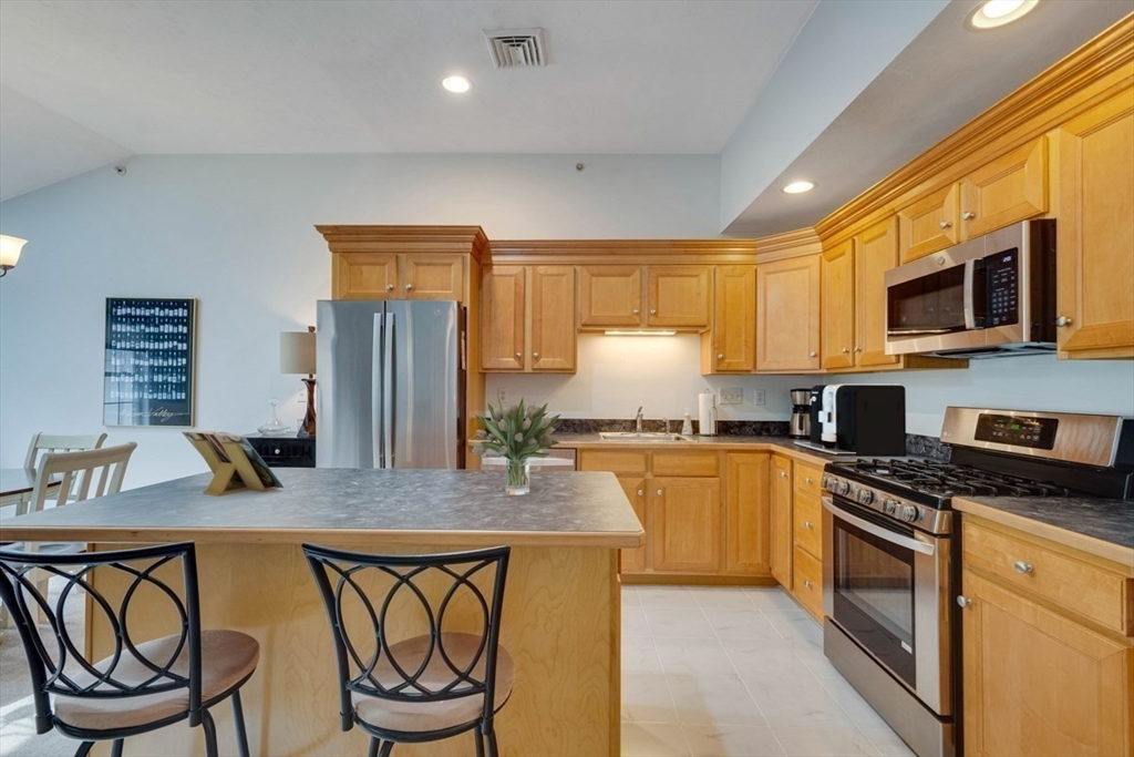 611 Devenwood Way # 611