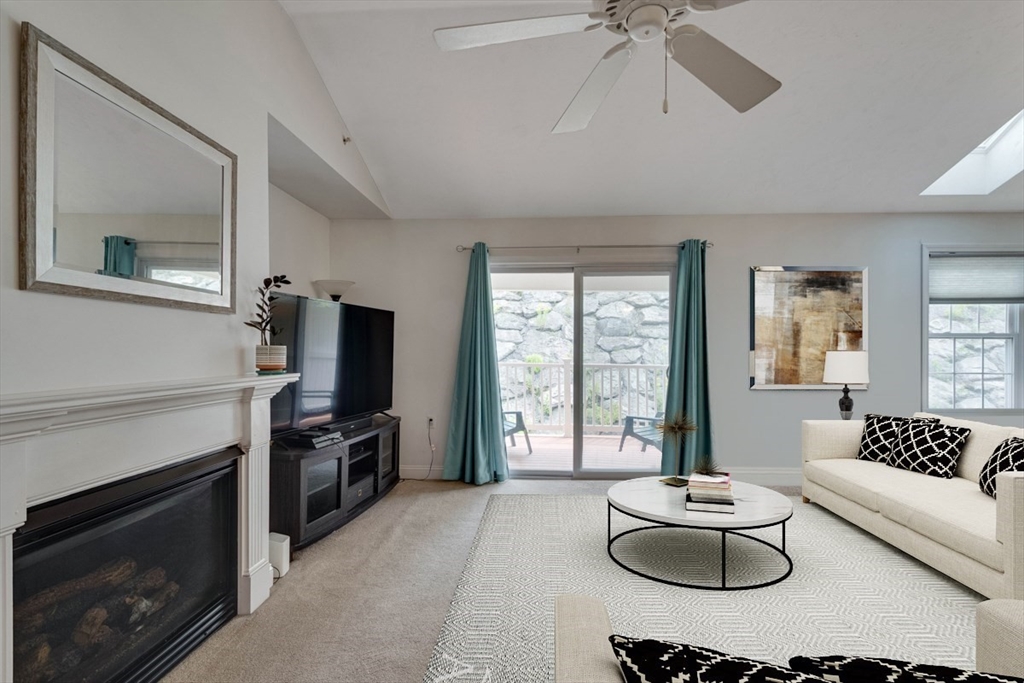 611 Devenwood Way # 611