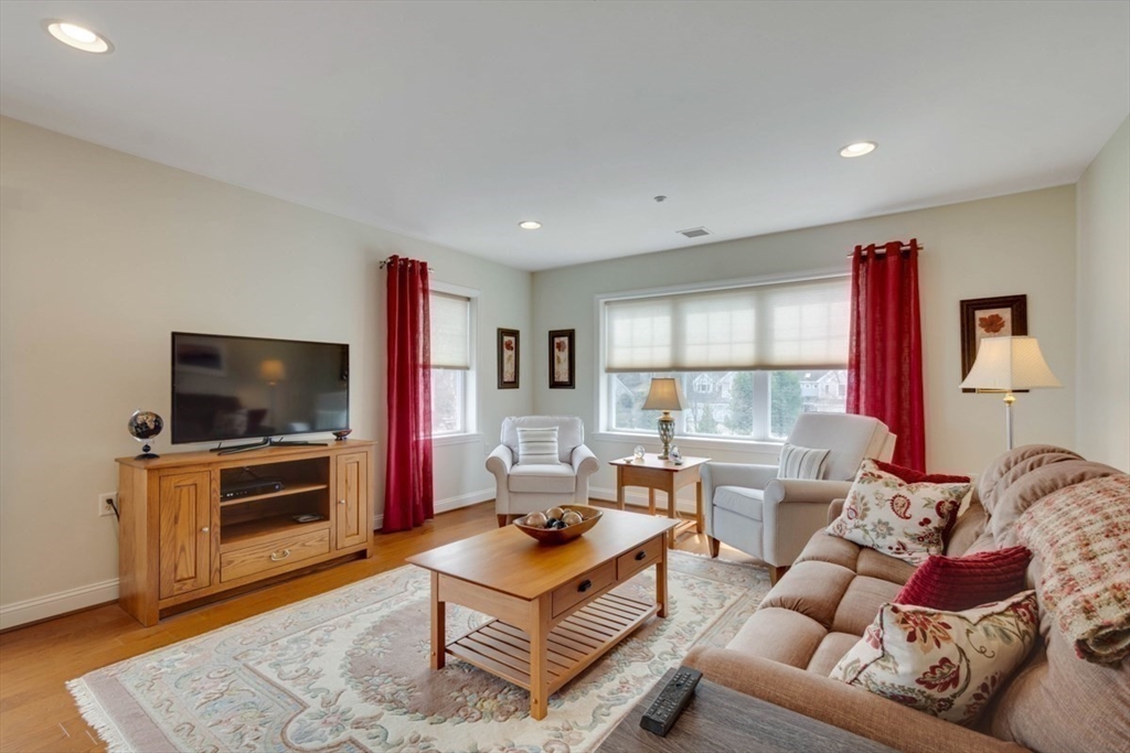 2311 Briarwood Vlg # 2311