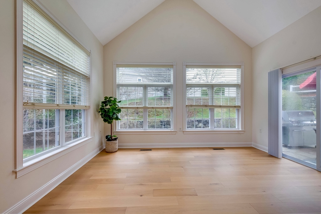 102 Candlewood Ln # 102