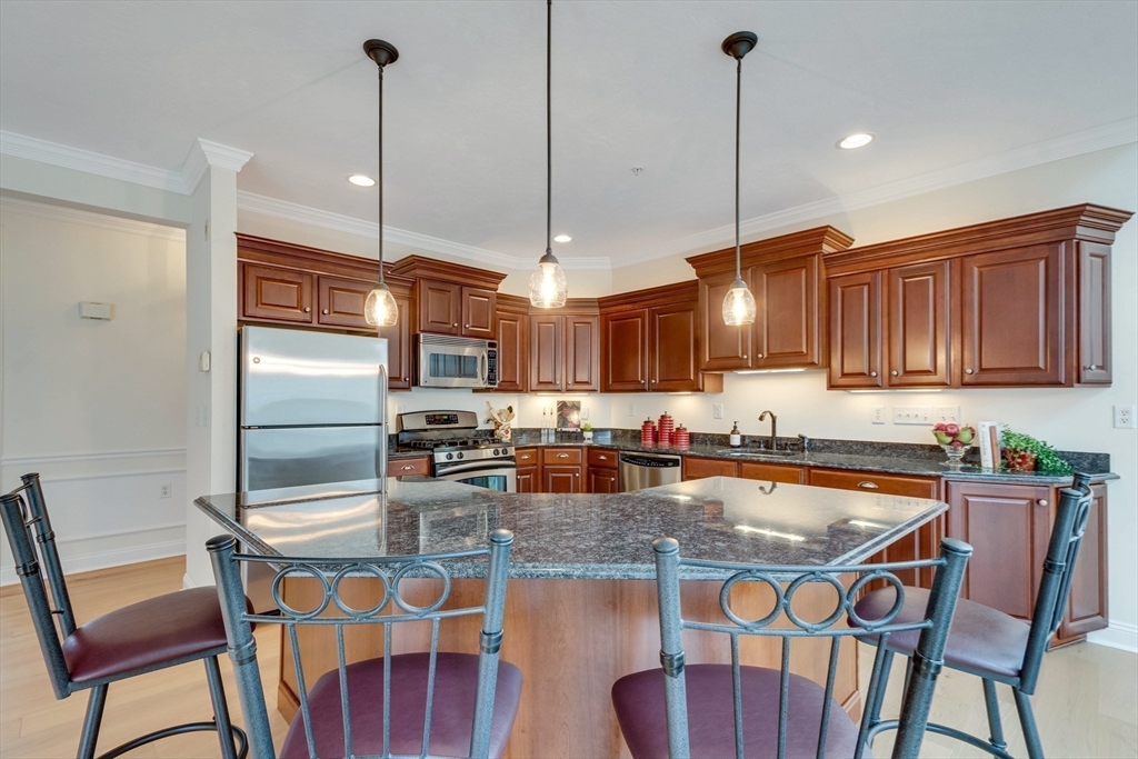 102 Candlewood Ln # 102