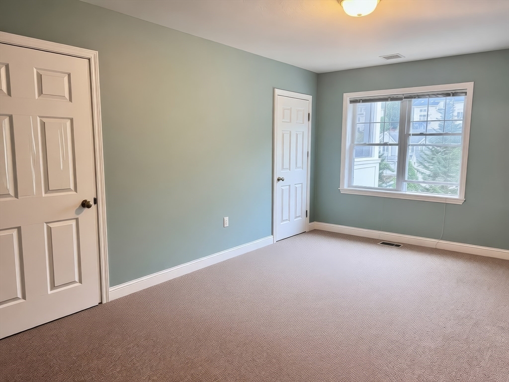 2303 Briarwood Vlg # 2303
