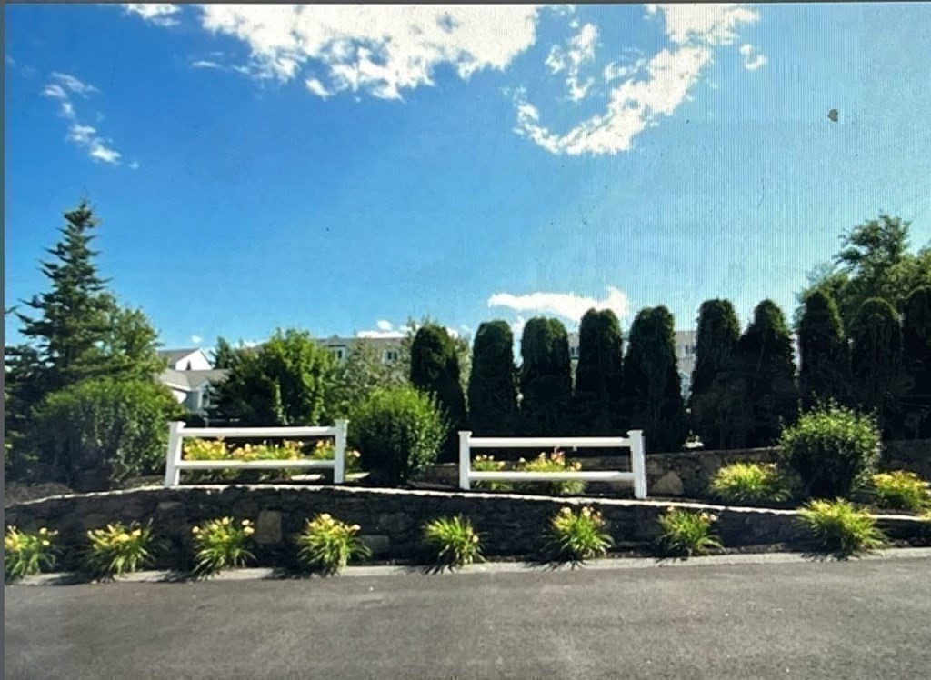 2303 Briarwood Vlg # 2303