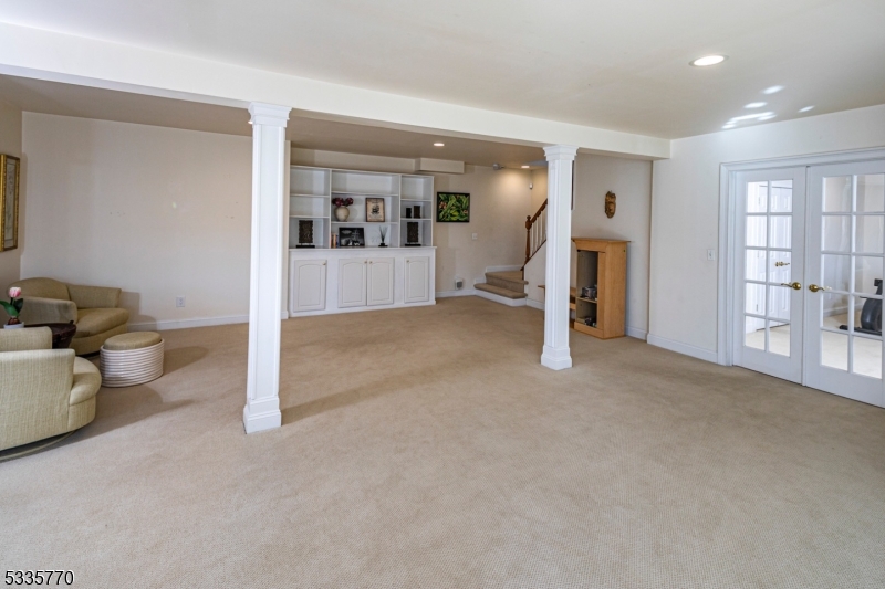 17 Flanders Valley Ct