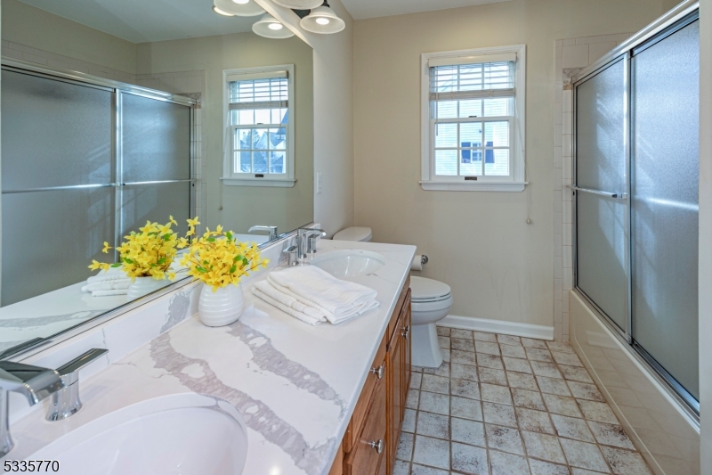 17 Flanders Valley Ct