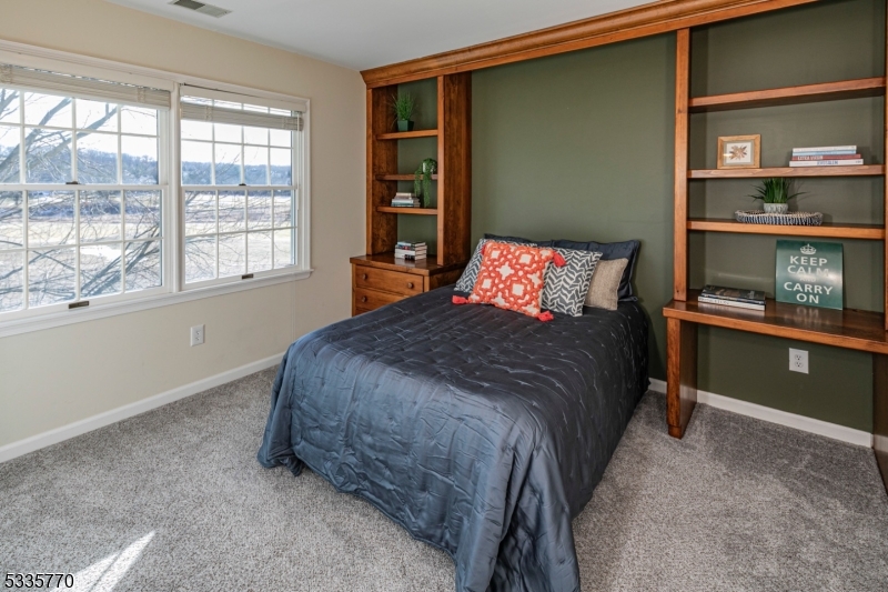 17 Flanders Valley Ct