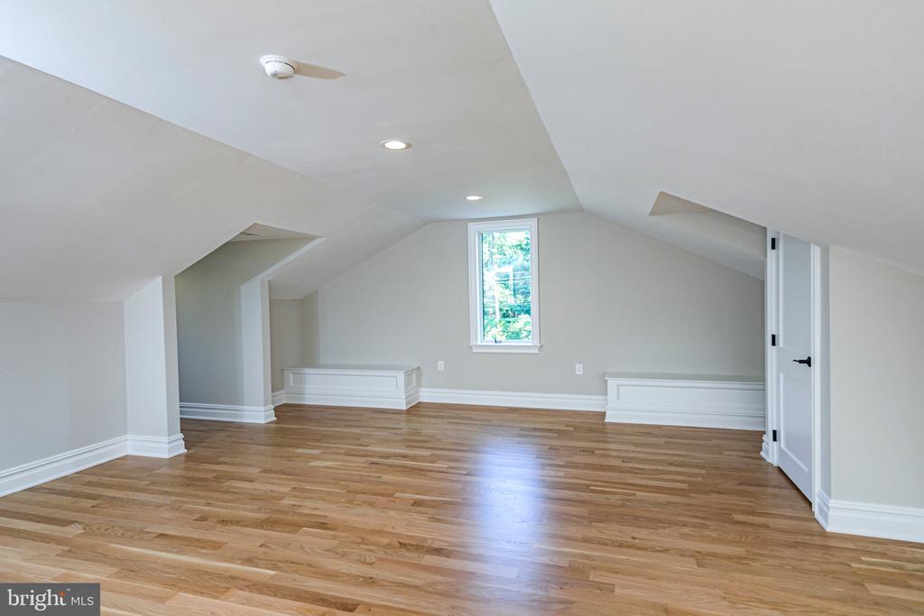 186 ELM ROAD