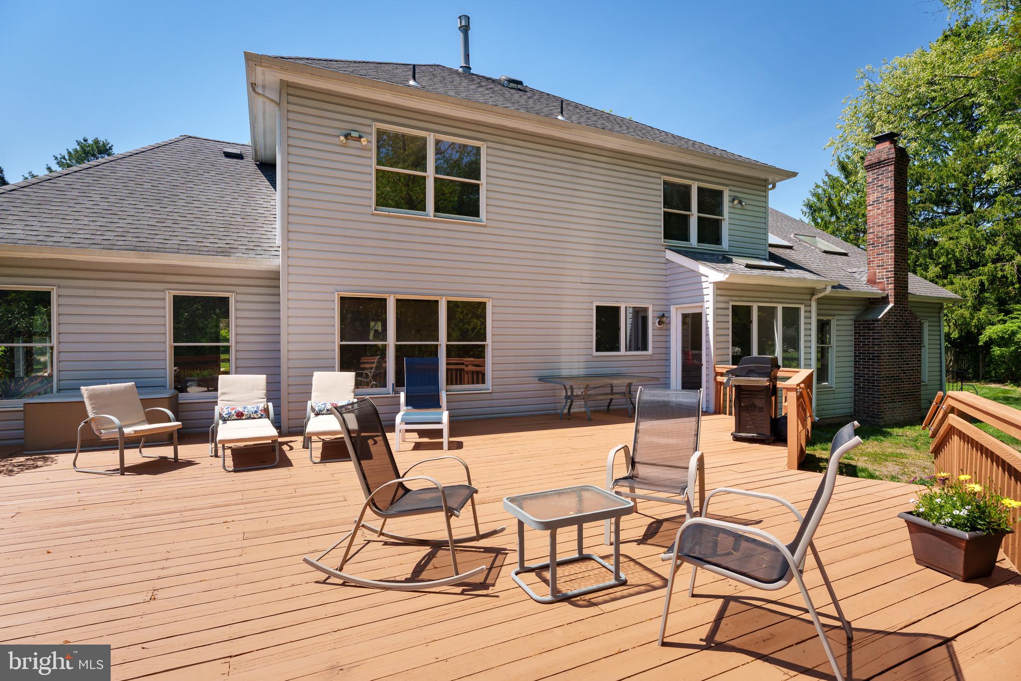 6 ARDSLEY COURT