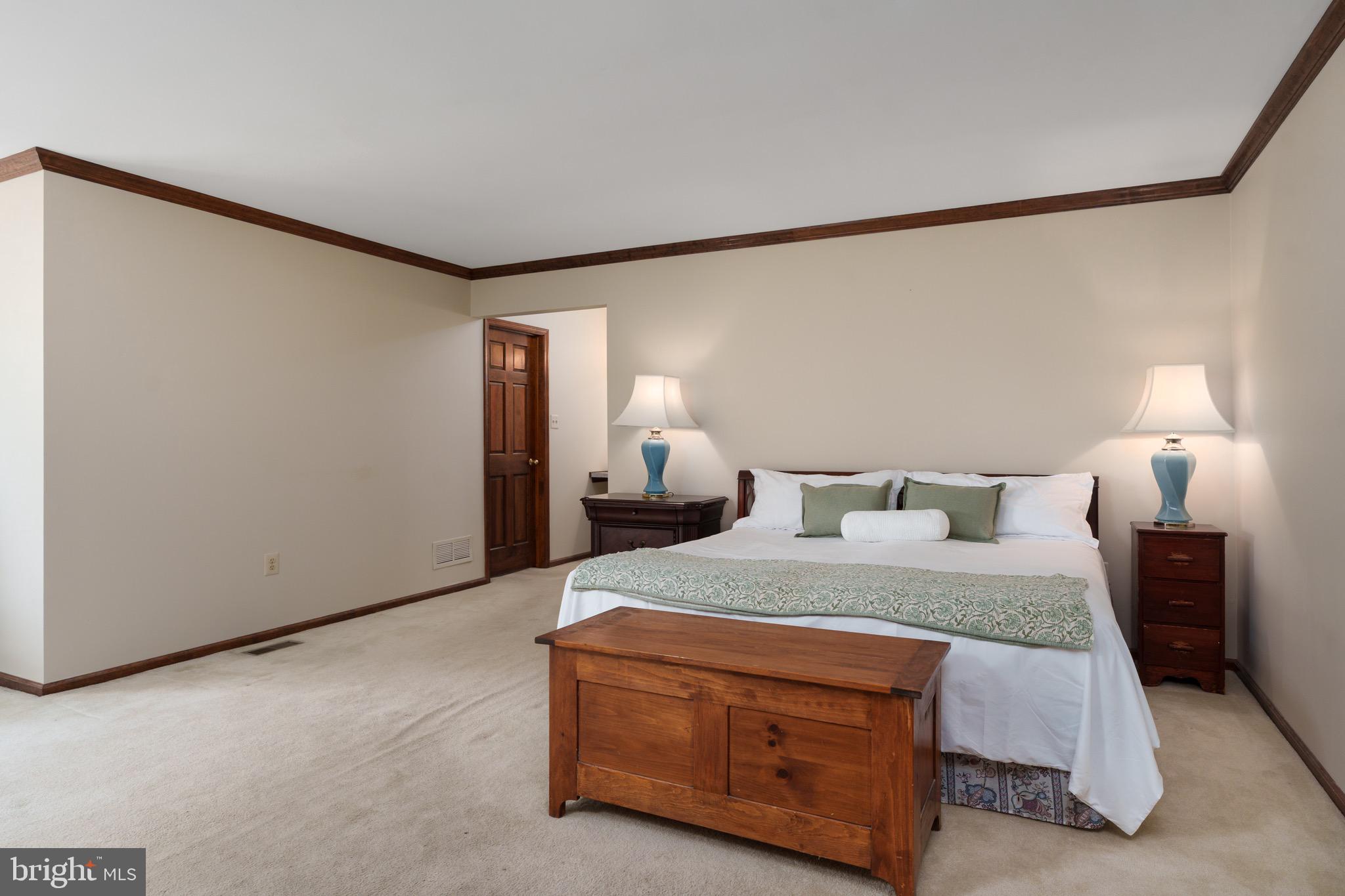 6 ARDSLEY COURT