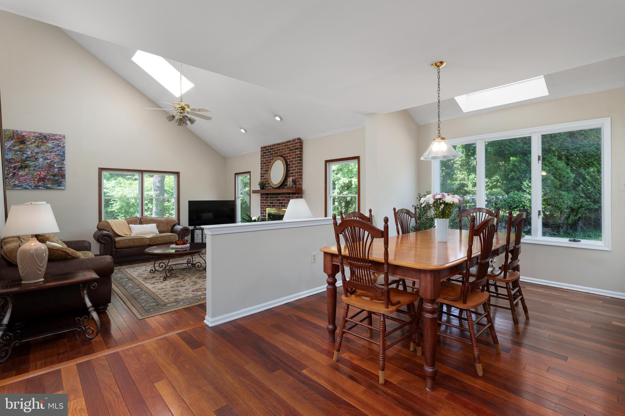 6 ARDSLEY COURT