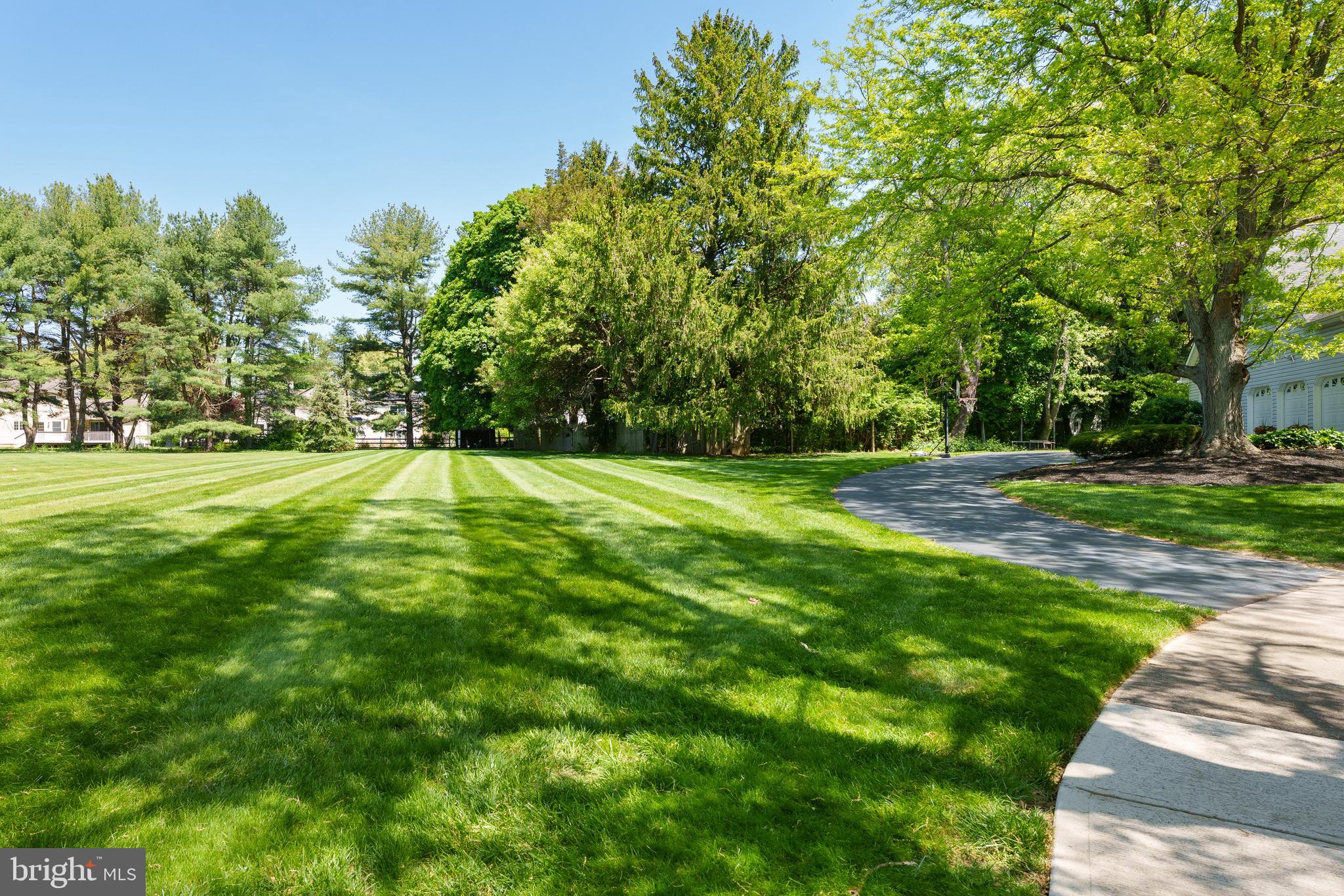 6 ARDSLEY COURT