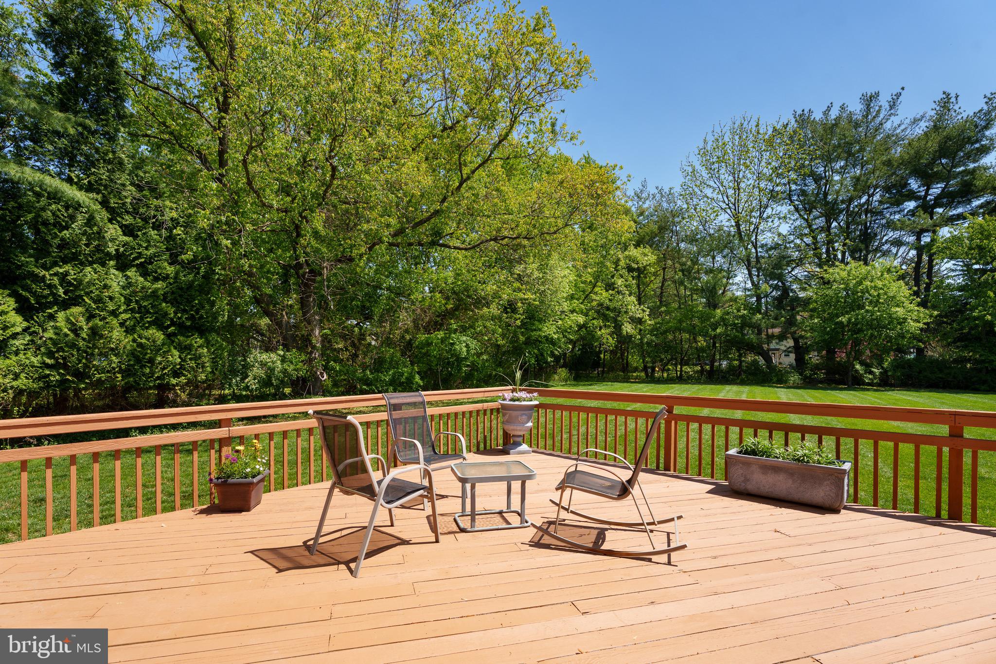 6 ARDSLEY COURT