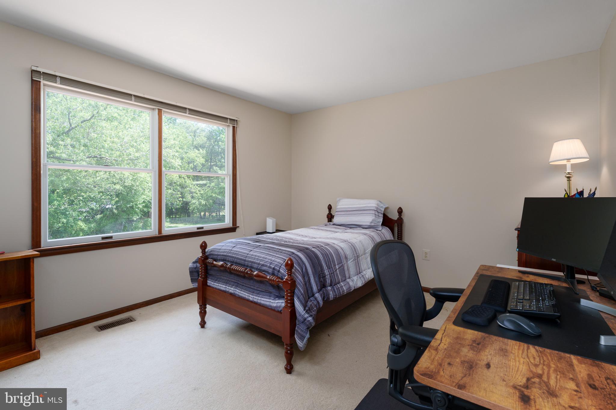 6 ARDSLEY COURT