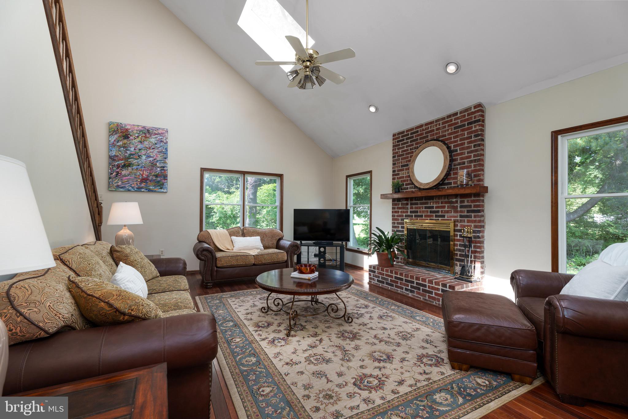 6 ARDSLEY COURT