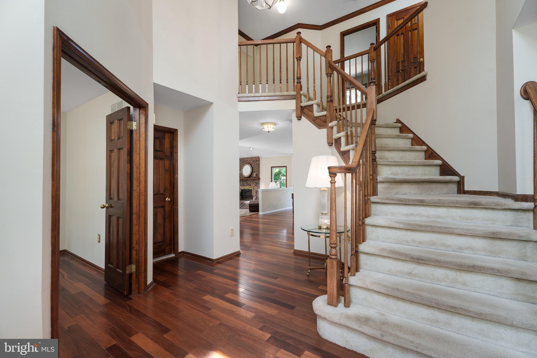 6 ARDSLEY COURT