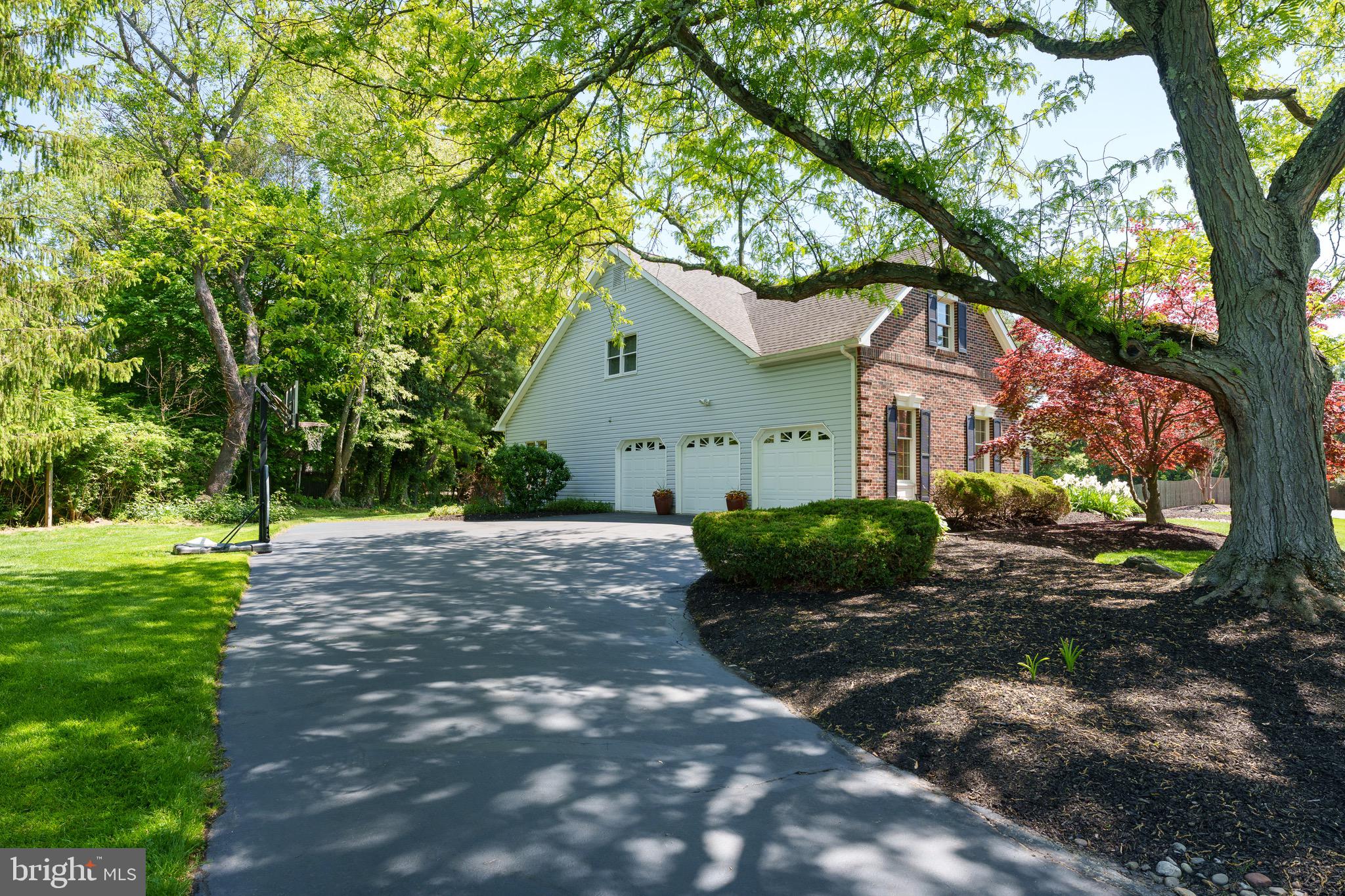 6 ARDSLEY COURT