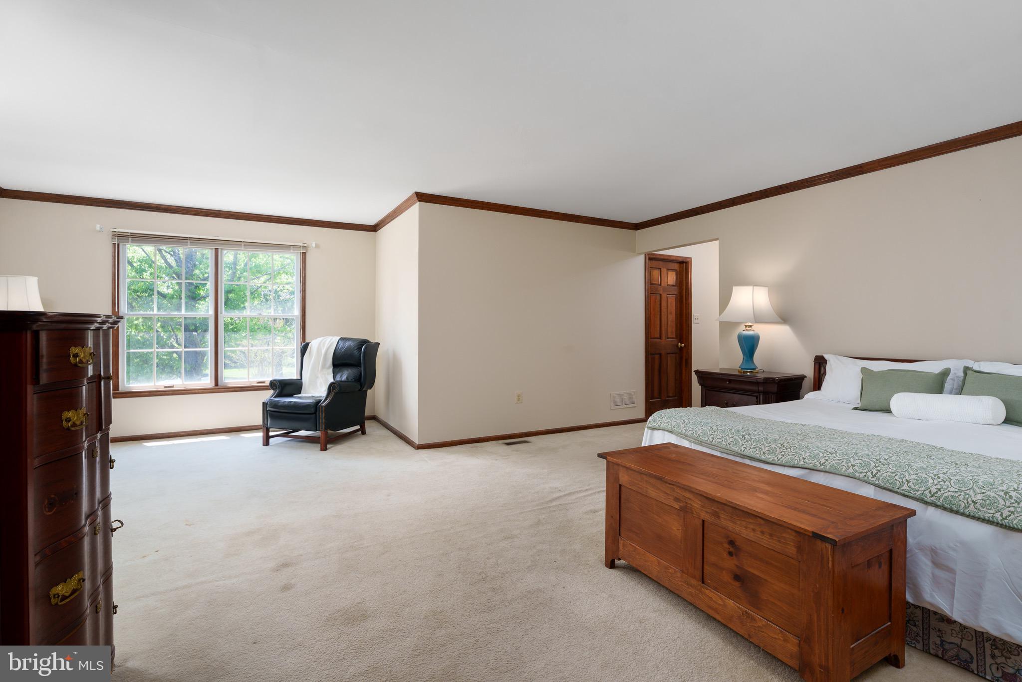 6 ARDSLEY COURT